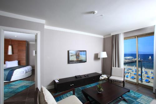 Foto da galeria de Sundance Suites Hotel em Turgutreis