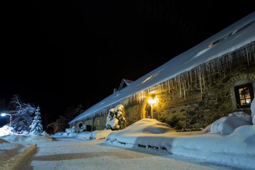 L'établissement Smeceres krogs en hiver