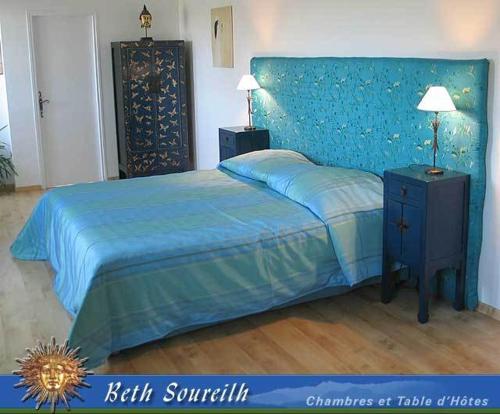 Łóżko lub łóżka w pokoju w obiekcie Beth Soureilh Adults Only