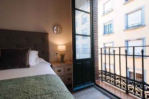 Hostly Aponte exclusive apartment-Center-Fibre-Parking Optional-CLess