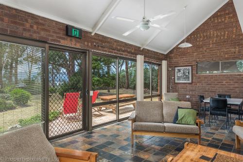 Zona de estar de Bay Retreat Port Arthur
