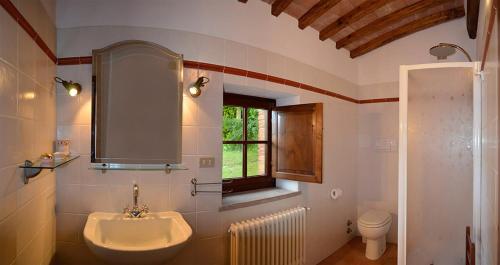 MontecastelliにあるVilla esclusiva in Toscana con piscina privataのギャラリーの写真