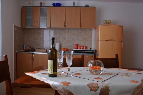 Dapur atau dapur kecil di Apartment Lotika