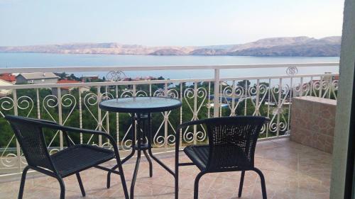 Foto dalla galleria di Apartment Anic a Karlobag (Carlopago)