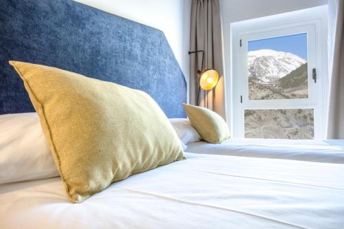  Hotel Roc Meler -  Room  picture :   Shower    Safety deposit box    TV                           