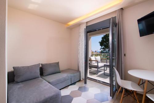 Gallery image of Semiramis Luxury Suites in Chrysi Ammoudia