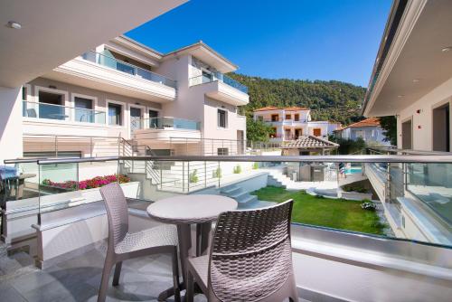 Gallery image of Semiramis Luxury Suites in Chrysi Ammoudia
