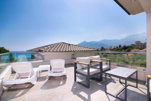 Gallery image of Semiramis Luxury Suites in Chrysi Ammoudia