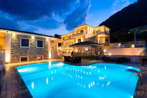 Gallery image of Semiramis Luxury Suites in Chrysi Ammoudia