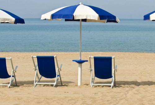 Pantai di atau dekat dengan hotel