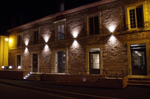 Φωτογραφία από το άλμπουμ του Logis - Auberge de l'Abbaye σε Thiron-Gardais