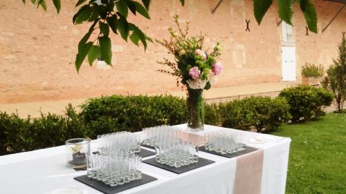 Κήπος έξω από το Chateau Pontet d'Eyrans & Spa