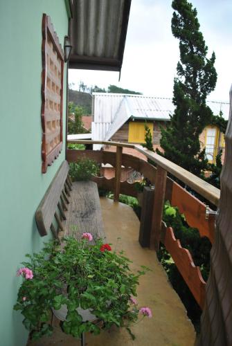 Uma varanda ou terraço em Hostel da Montanha