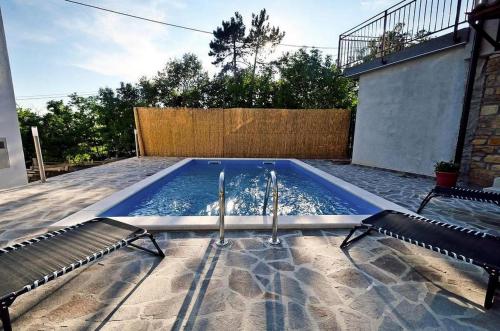 Holiday House Eda with Private Pool