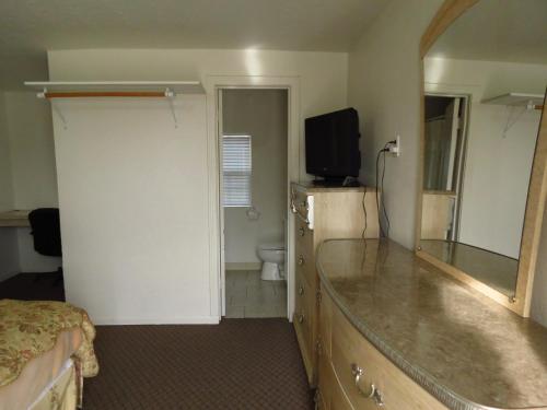 Bilik mandi di Best Inn Motel Salina