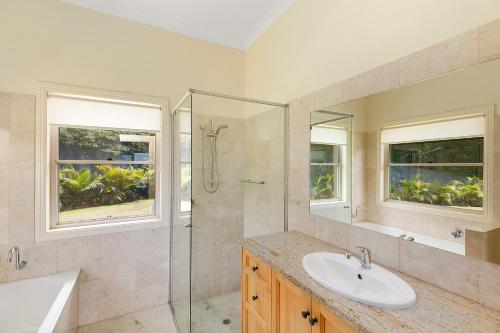a bathroom with a sink and a shower at Lemon Grove in Montville