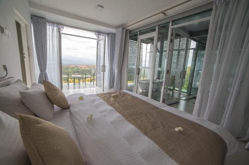 Llit o llits en una habitació de Sky Pavilion