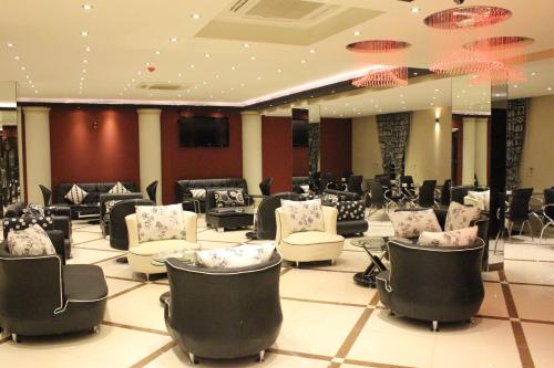 Ruang duduk di Kanaan Group Hotel