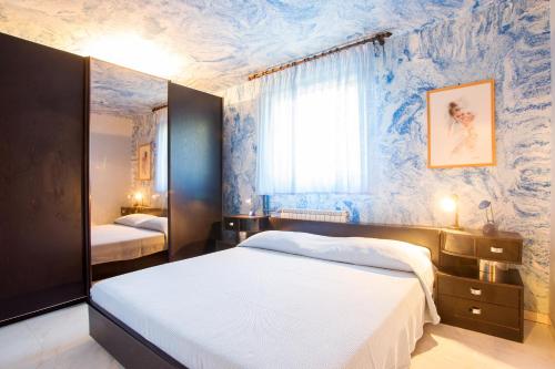 Llit o llits en una habitació de Apartments Adrijana 736