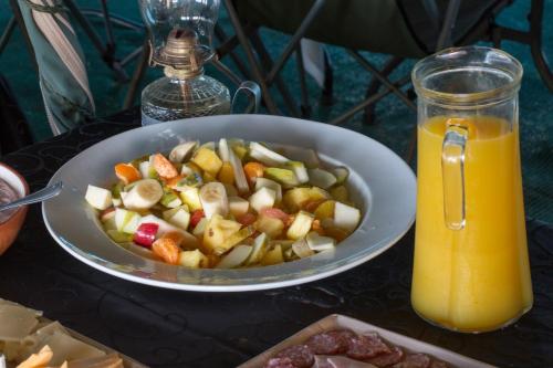 Đồ ăn tại/gần lều trại sang trọng