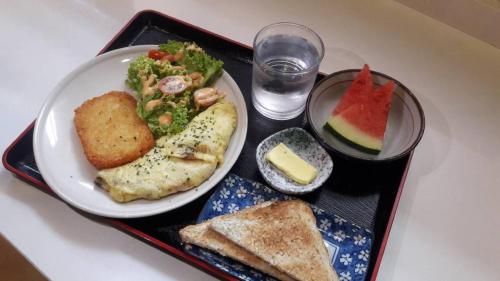 Makanan di atau berdekatan hotel