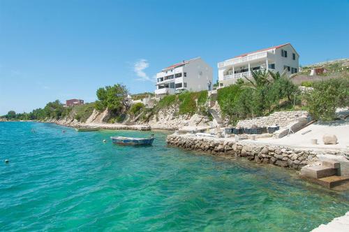 Apartments Beachfront Ante