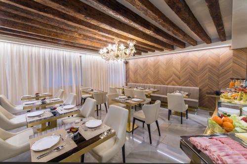 Gallery image of Hotel Casa Nicol&ograve; Priuli in Venice