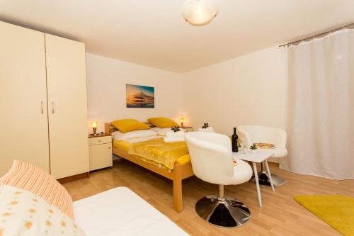Apartments Cavar