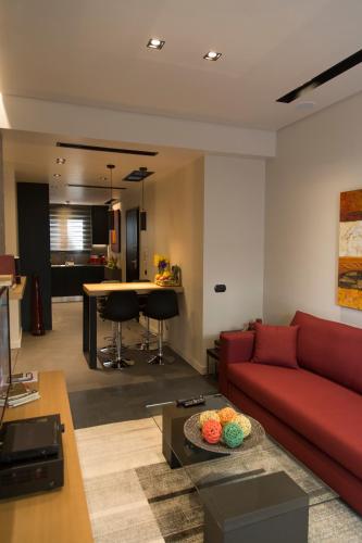 BRAND NEW 2018 LUXURY APARTMENT 10' MINUTES WALK FROM ACROPOLIS AND 6 FROM METRO