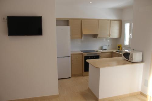 Gallery image of Apartamentos Rayma I-II-III in Cala Blanca