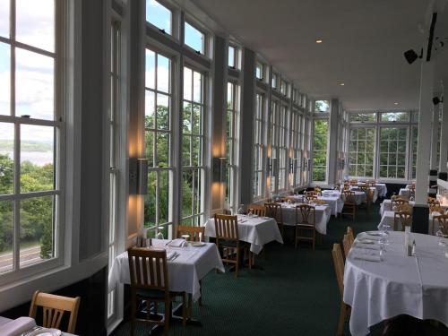 Restoran atau tempat makan lain di Inn at Taughannock Falls