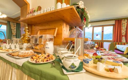 Jídlo v hotelu nebo okolí