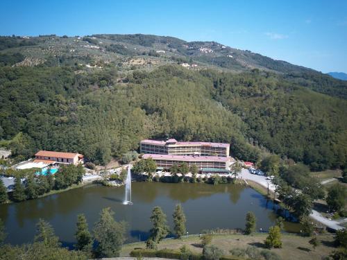 A bird's-eye view of Hotel Lago Verde