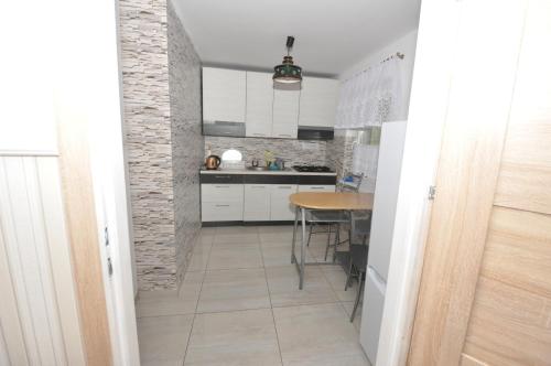 A kitchen or kitchenette at Małgorzata 2