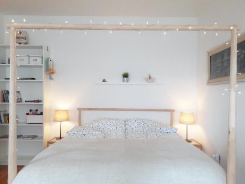 Posteľ alebo postele v izbe v ubytovaní Brand new cosy apartment