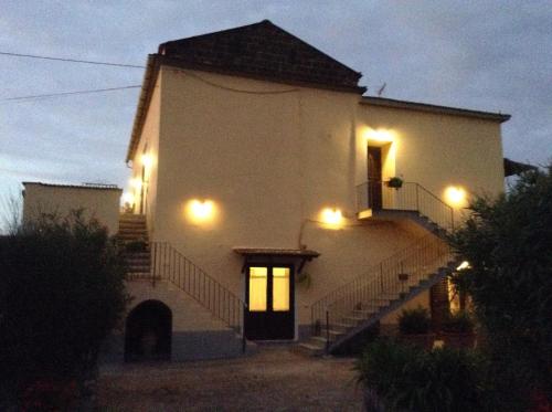 Gallery image of Fondo Santa Lucia in SantʼAgata sui Due Golfi