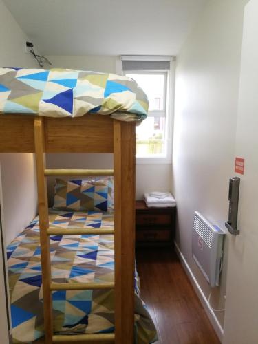 Postel nebo postele na pokoji v ubytování Oxford Queenette Backpackers