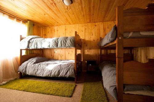 Tempat tidur susun dalam kamar di Duub Cabañas
