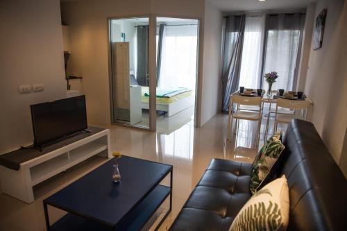 B35M Mosaic Condominium maephimholiday