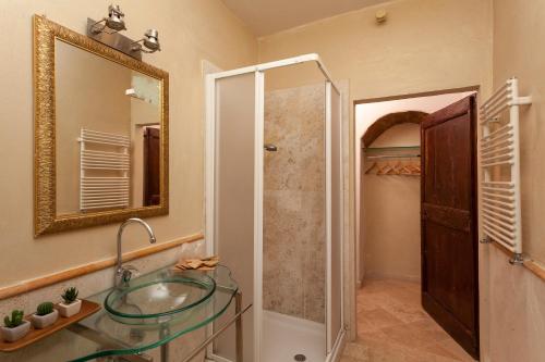 Koupelna v ubytování Agriturismo Nibbiano