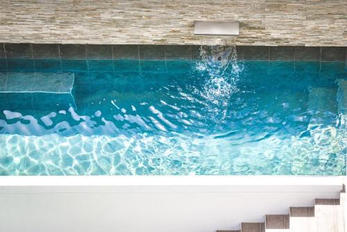 Swimming pool sa o malapit sa Bay View Resort Hotel Namibia