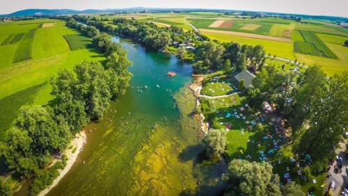 Φωτογραφία από το άλμπουμ του Holiday resort Bela krajina - Glamping and Mobile Homes σε Metlika