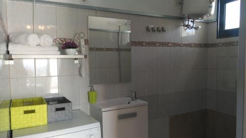 Ένα μπάνιο στο Apartamento Ayla