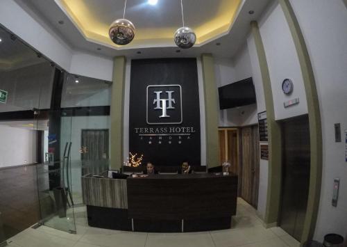 Ο χώρος του λόμπι ή της ρεσεψιόν στο Terrass Hotel Zamora