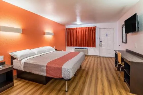 Motel 6-Arlington, TX - UTA in Irving