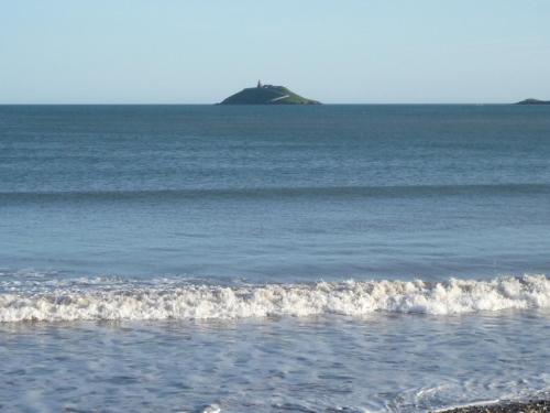 an island in the middle of the ocean at Castlemartyr Holiday Mews 2 bed by Trident Holiday Homes in Castlemartyr