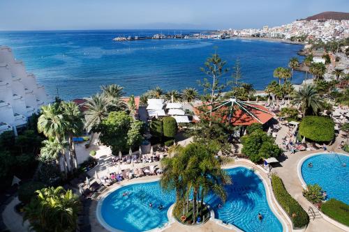 Photo de la galerie de l'établissement Spring Arona Gran Hotel - Adults Only, à Los Cristianos