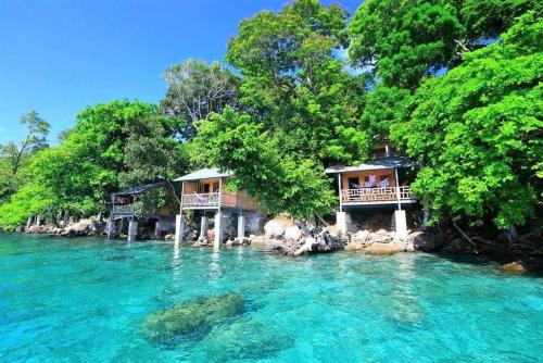 Gallery image of Olala Café & Bungalows in Sabong