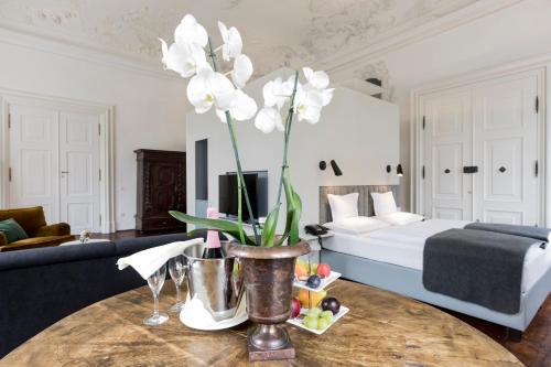 Ένα ή περισσότερα κρεβάτια σε δωμάτιο στο Hotel Schloss Leopoldskron