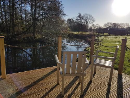 Waterside Shepherds Hut